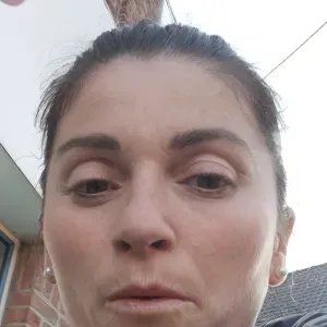 Technicienne de surface expérimenter 