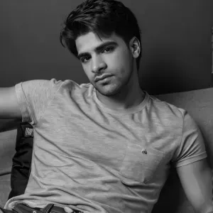 Je m'appelle Ahmed, j'ai 25 ans et j'ai 