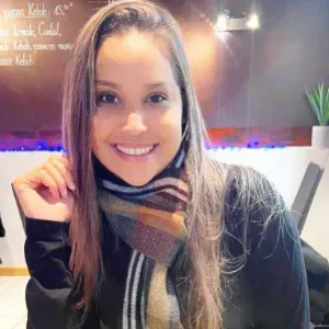 Pet-sitter soignant avec amour et responsabilité