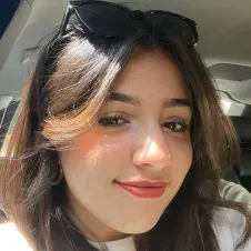 Étudiant proposant aide au devoirs