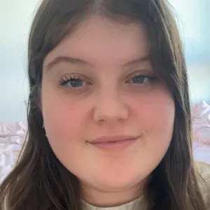 Baby-sitter étudiante flexible ! 