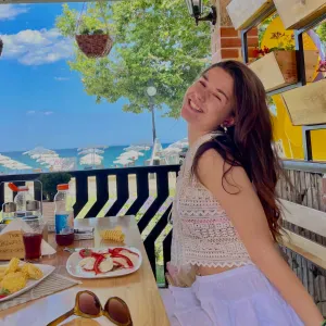 Baby-sitter fiable et attentionnée - disponible 