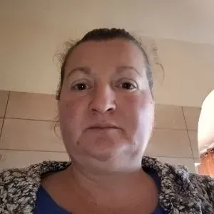 Cerco lavoro come  pulizie ,assistenza domiciliare