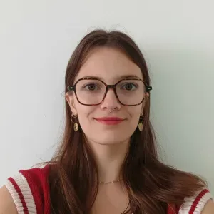 Étudiante habituée du babysitting