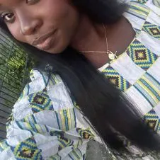 Baby-sitter avenante, cool et sociable