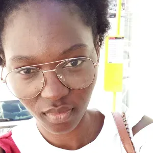 baby-sitter com experiencia 1 anos