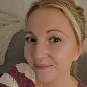 Kokemusta lapsista omaava nainen Porista