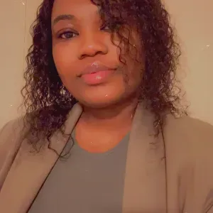 Baby sitter expérimenté à angrrs