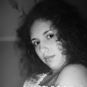 Babysitter, com 24 anos, de Braga