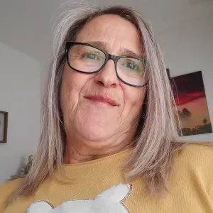 Procuro trabalho como domestica