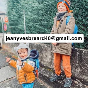 Je suis à la recherche d'une baby-sitter 