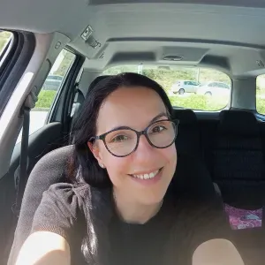 Empregada limpeza com experiência e carro e passo recibo