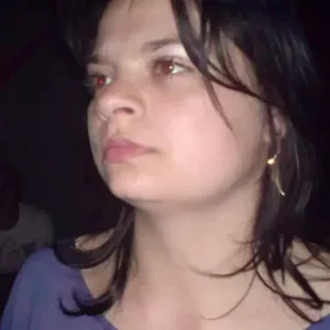 femme de ménage maison cuisine 