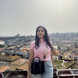 Auxiliaire de vie expérimentée pour personnes âgées