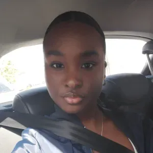 Jeune baby-sitter de 17 ans et demi à Orléans 