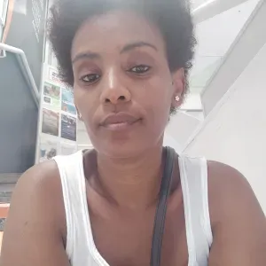 Adetta delle pulizie e aiuto domestico a Genova 