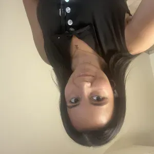 Tutrice amusante avec qui vous allez aimer apprendre