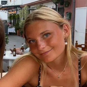 Erfaren barnvakt som söker ett extrajobb