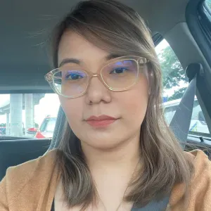 Reliable & Caring, English-Speaking Babysitter in Paris