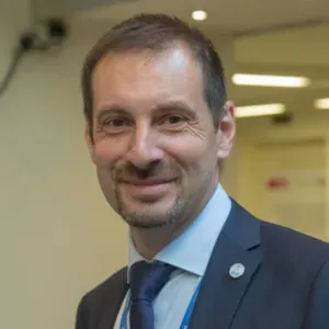 Cerco persona per pulizie di casa