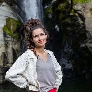 Cuidadora responsável e amável