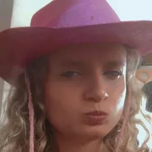 Baby-Sitter disponible en soirée et les week-ends 