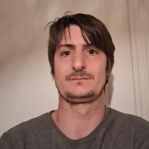 Auxiliaire à Hyeres, handicap et maladie du vieillissement