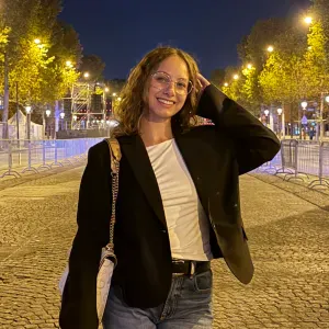 Baby-sitter expérimentée à Paris