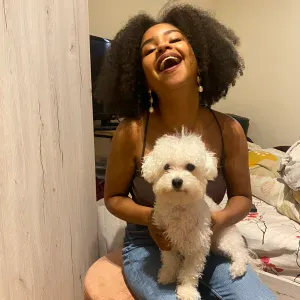 Pet-sitter joyeuse et douce sur Bruxelles