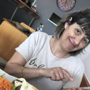 Empregada de Limpeza responsável 