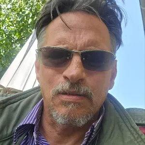 Je cherche une auxilliaire de vie