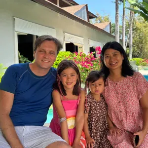 Je cherche une baby-sitter à domicile