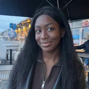 Baby-sitter expérimentée à Bordeaux 