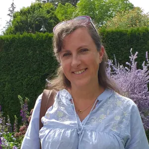 Baby-sitter expérimentée à Aubevoye