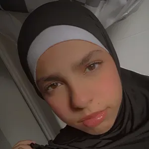 Baby-sitter expérimentée à Fréjus