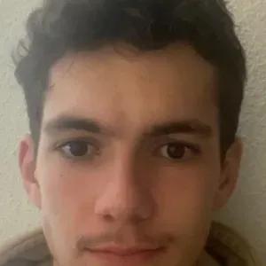 Baby-sitter motivé et jovial à Marseille