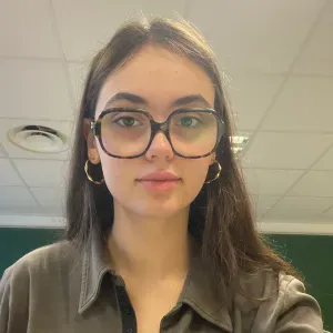 Baby-sitter engagée et motivée 