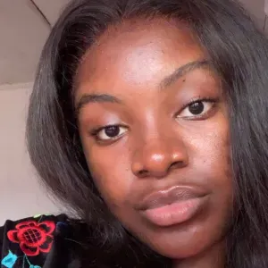 Baby sitter disponible à Nantes 