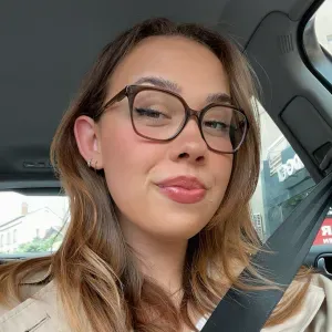 🧡 Aide pour personnes âgées – Disponible & attentionnée