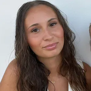 Baby-sitter sérieuses. Étudiante de 19 ans ( BAFA) 