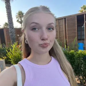 Nette und freundliche Babysitterin 