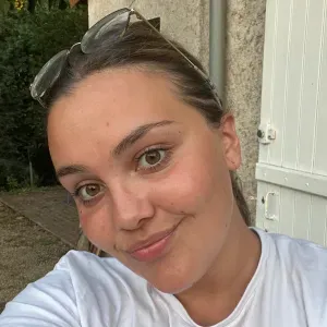 Baby-sitter expérimentée disponible dans tout Paris