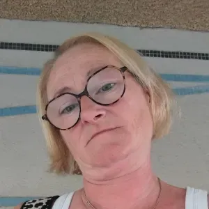 Auxiliaire de vie aide ménagère maintien au domicile 