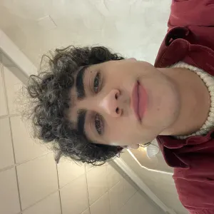 Super tutor serio e divertente 