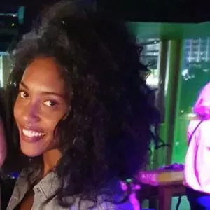 Je cherche une baby-sitter à domicile