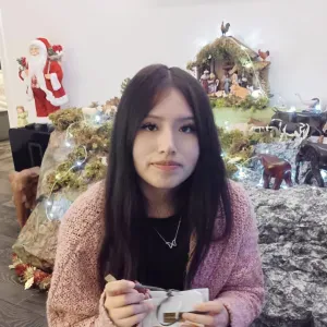 Babysitter étudiante, douce, bienveillante et responsable