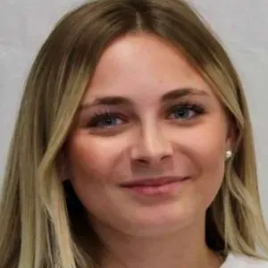 Baby-sitter formée en crèche – bienveillante et disponible