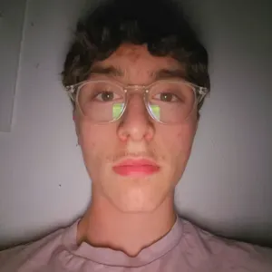 Lycéen en classe de première général, aide aux devoir