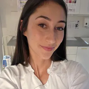 Estelle, aide à domicile (Infirmière)