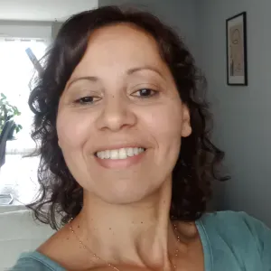 Baby-sitter à Laval et ses alentours.